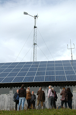 Viehunterstand mit Solaranlage